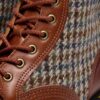 1460 Pascal Fabricați în Anglia Cizme din piele și Harris Tweed 1460 Pascal Fabricați în Anglia Cizme din piele și Harris Tweed