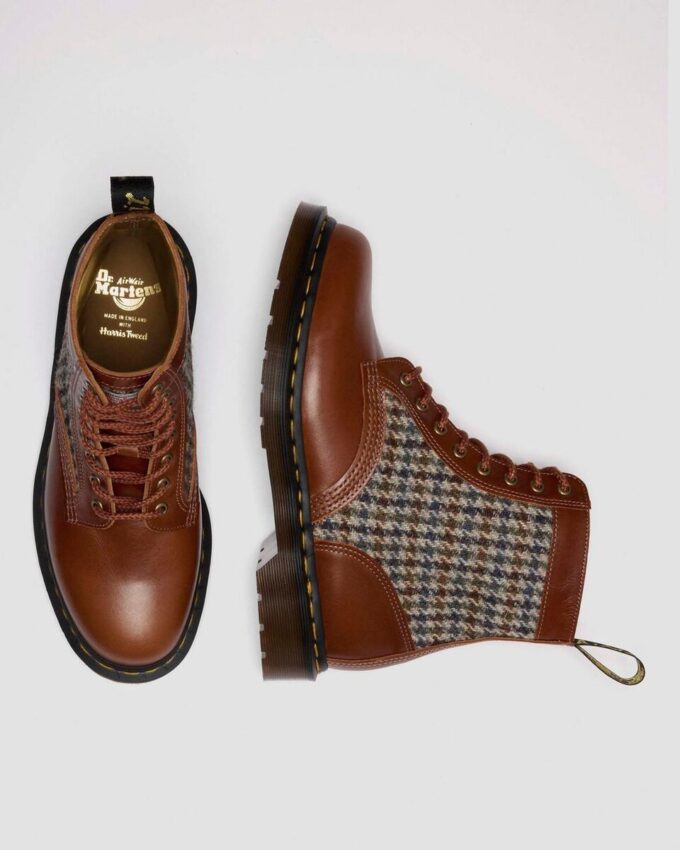 1460 Pascal Fabricați în Anglia Cizme din piele și Harris Tweed 1460 Pascal Fabricați în Anglia Cizme din piele și Harris Tweed