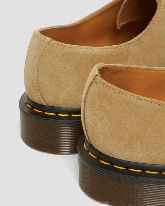 1461 Pantofi Oxford din piele de căprioară Buck, fabricați în Anglia 1461 Pantofi Oxford din piele de căprioară Buck, fabricați în Anglia