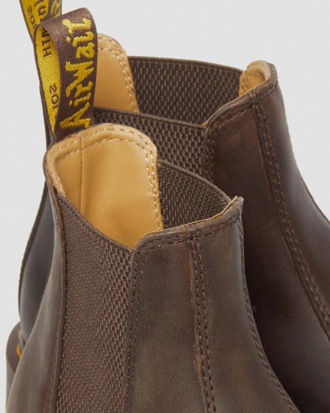 Chelsea Boot din piele Crazy Horse cu cusături galbene 2976 Chelsea Boot din piele Crazy Horse cu cusături galbene 2976