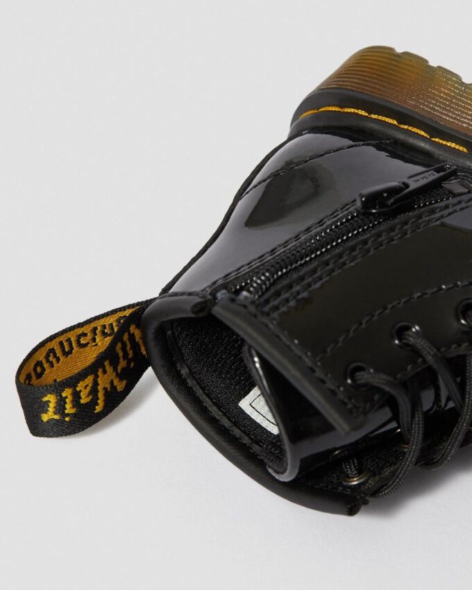 Cizme cu șireturi din Patent Leather 1460 pentru copii mici Cizme cu șireturi din Patent Leather 1460 pentru copii mici