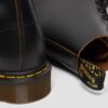 Cizme cu șireturi din piele vintage 1460 fabricate în Anglia Cizme cu șireturi din piele vintage 1460 fabricate în Anglia