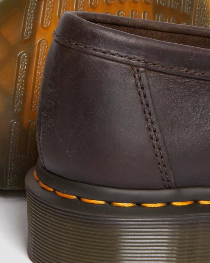 Mocasini Adrian din piele Crazy Horse cu ciucuri