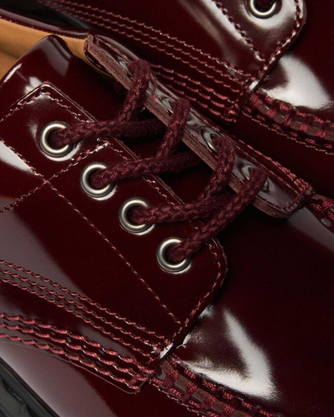 Pantofi Lowell din piele lăcuită cu vârf moc Pantofi Lowell din piele lăcuită cu vârf moc